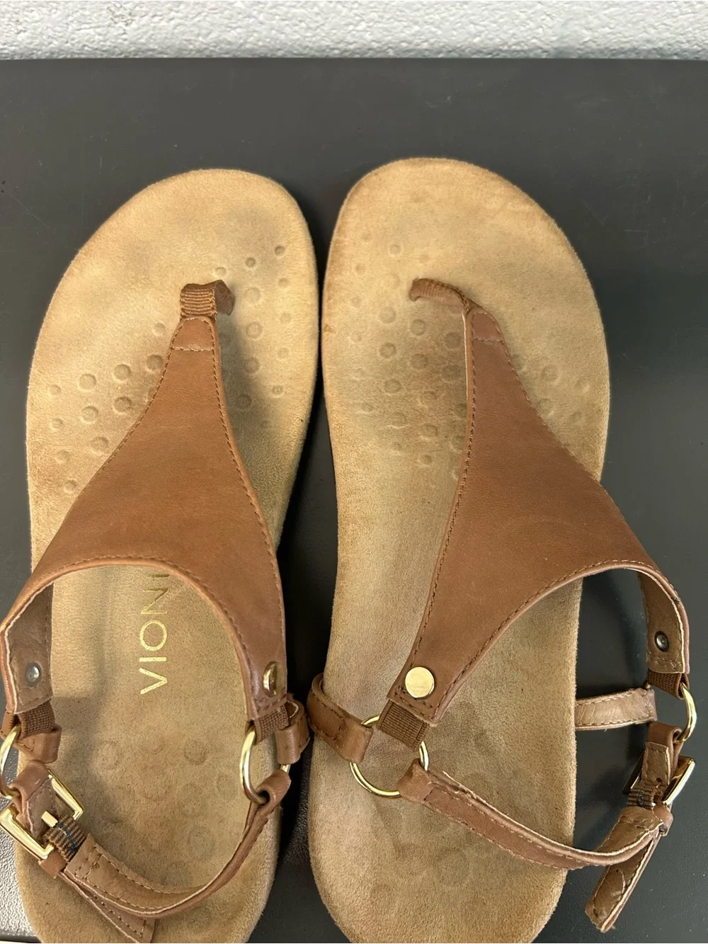 Vionic Kirra Brown Leather T-Strap Women's Sandals 7